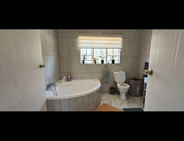 3 BEDROOM TOWNHOUSE TO LET IN SUNDOWNER